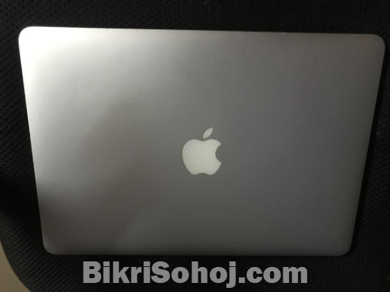 Appel MacBook Pro. Model A1502
